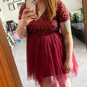 Maniju Size 6 Red Sequin Dress
